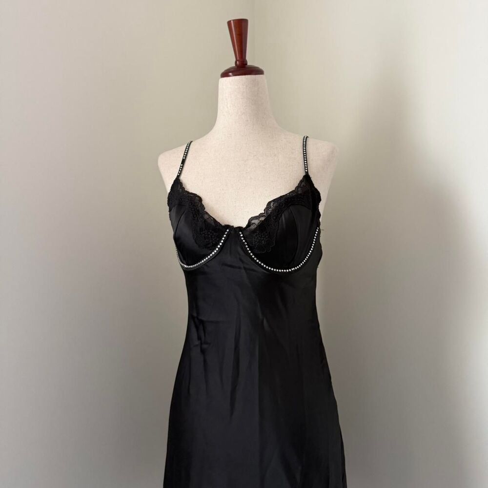 NWT Victoria's Secret Black Satin Lace and Embellised Cupped Mini Slip Size M